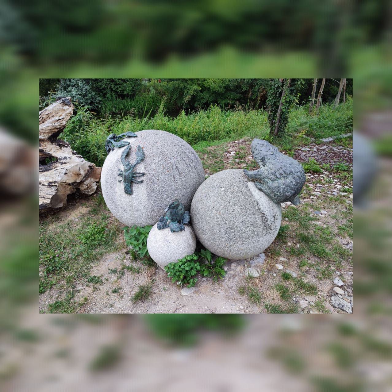 Tiere auf Steinkugeln von Günter Schwarz, Vladislav Komirenko und Brigitte Binder